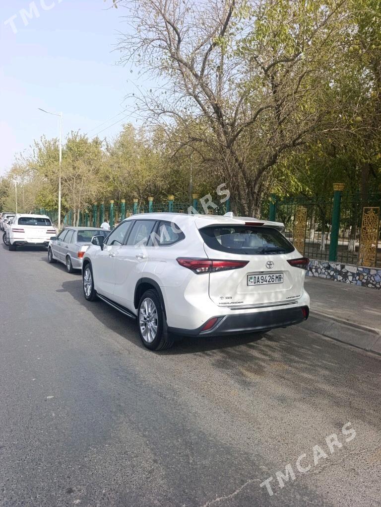 Toyota Highlander 2022 - 580 000 TMT - Мары - img 4