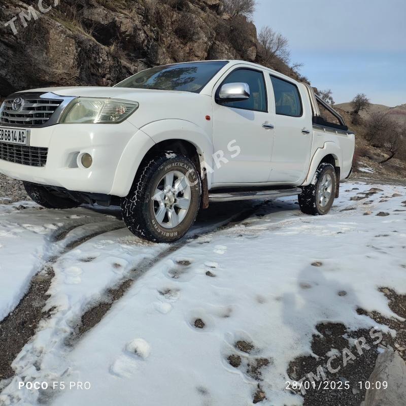 Toyota Hilux 2014 - 300 000 TMT - Ашхабад - img 7
