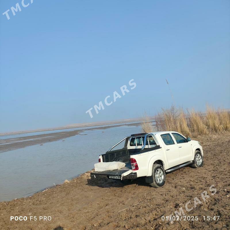 Toyota Hilux 2014 - 300 000 TMT - Ашхабад - img 8