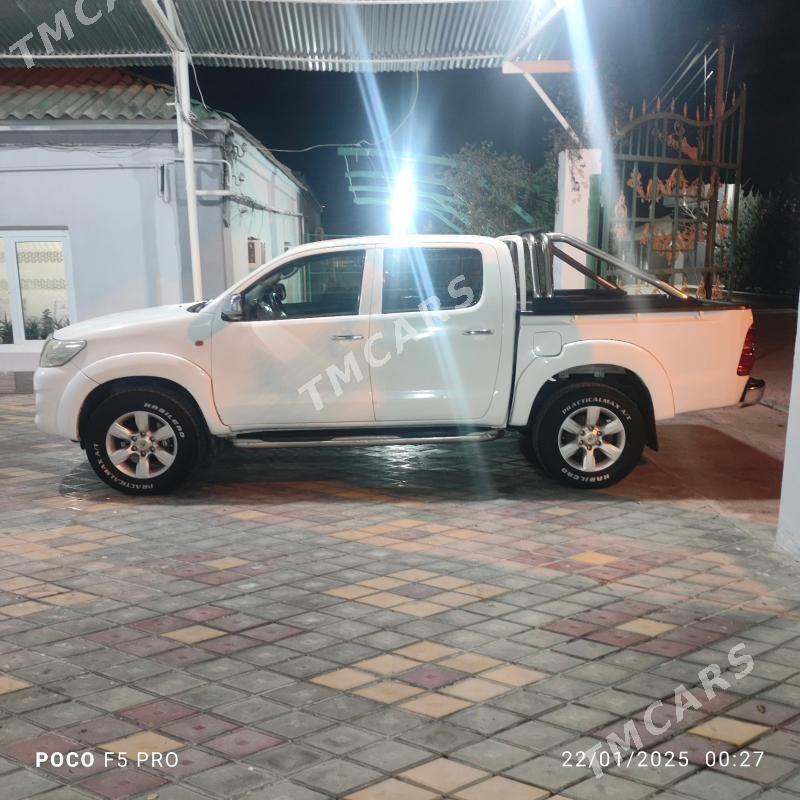 Toyota Hilux 2014 - 300 000 TMT - Ашхабад - img 4