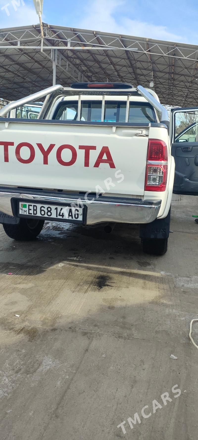 Toyota Hilux 2014 - 300 000 TMT - Ашхабад - img 6