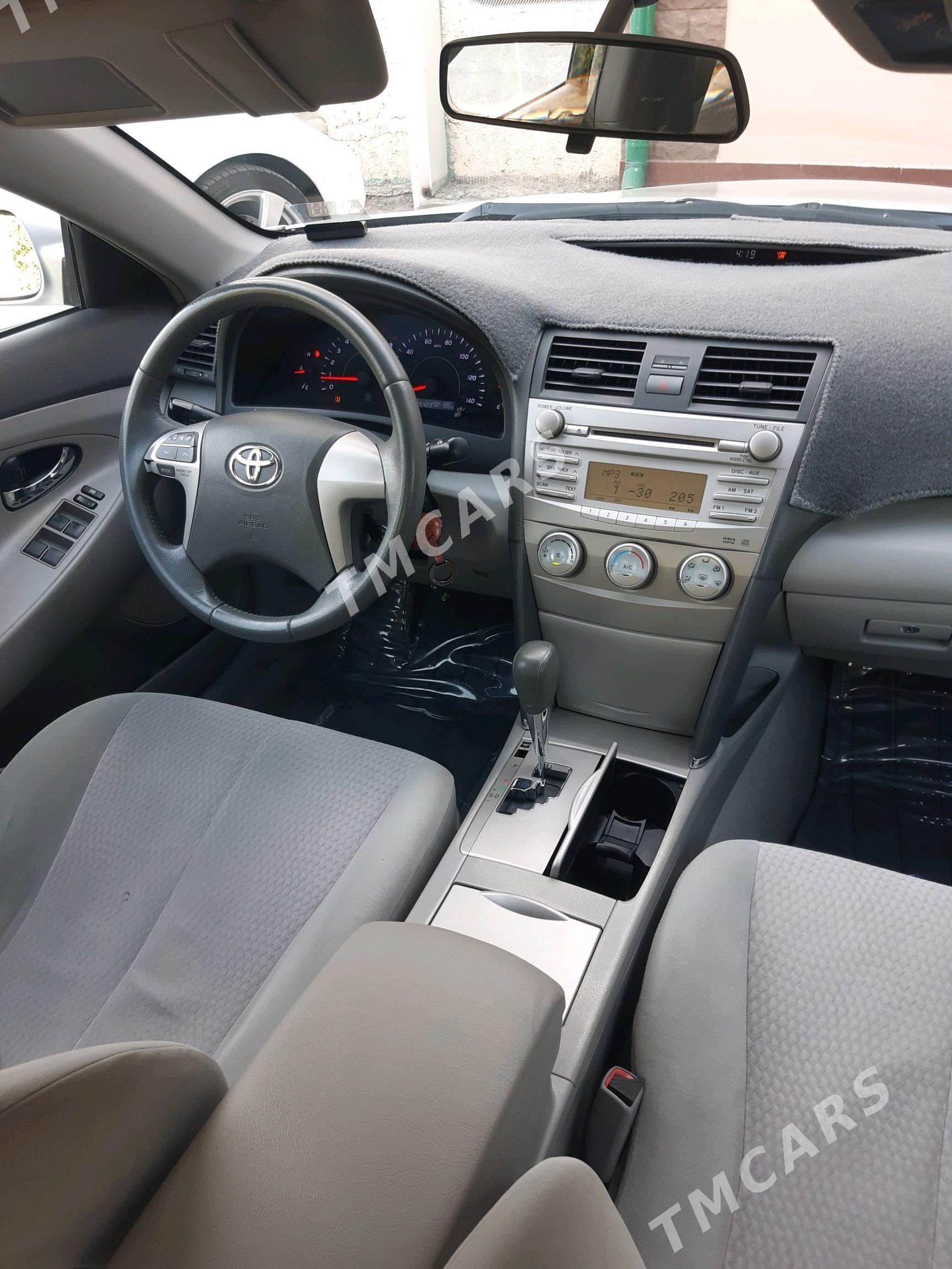 Toyota Camry 2010 - 226 000 TMT - Бедев - img 3