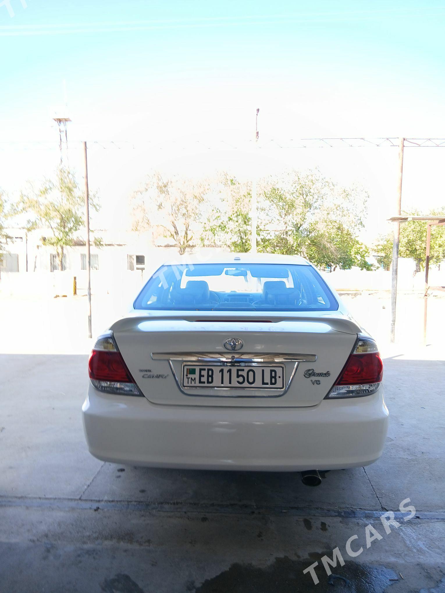Toyota Camry 2004 - 170 000 TMT - Газаджак - img 2