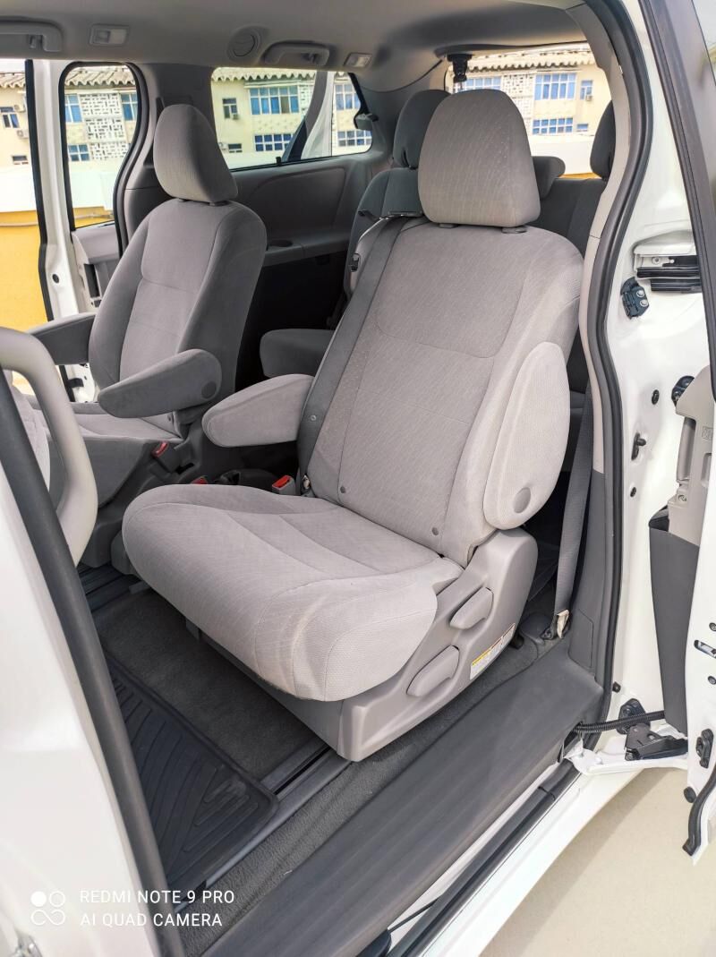 Toyota Sienna 2017 - 370 000 TMT - Мир 2 - img 7