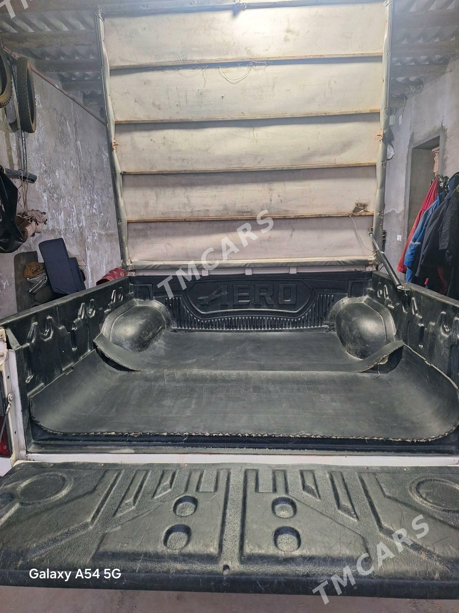 Toyota Hilux 2003 - 150 000 TMT - Balkanabat - img 3