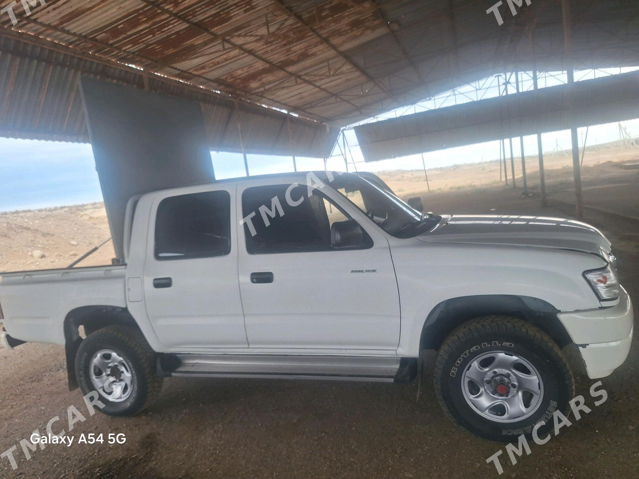 Toyota Hilux 2003 - 150 000 TMT - Balkanabat - img 5