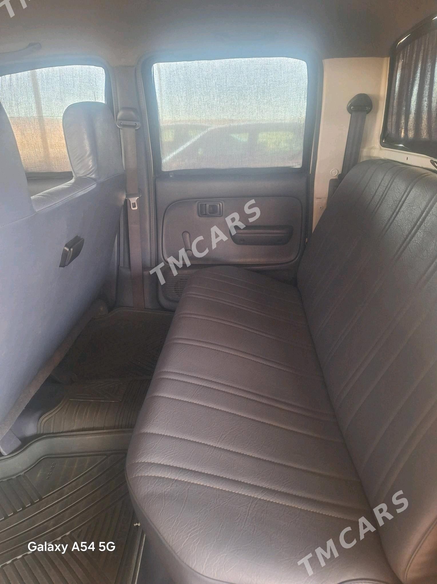 Toyota Hilux 2003 - 150 000 TMT - Balkanabat - img 4