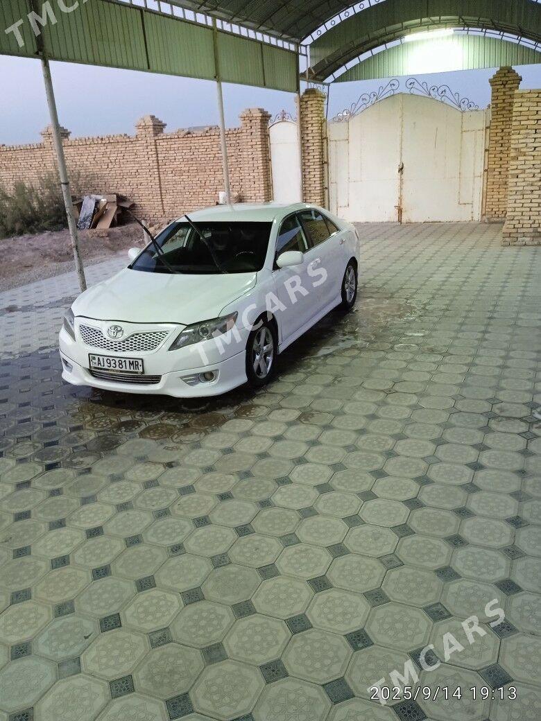 Toyota Camry 2010 - 178 000 TMT - Байрамали - img 10