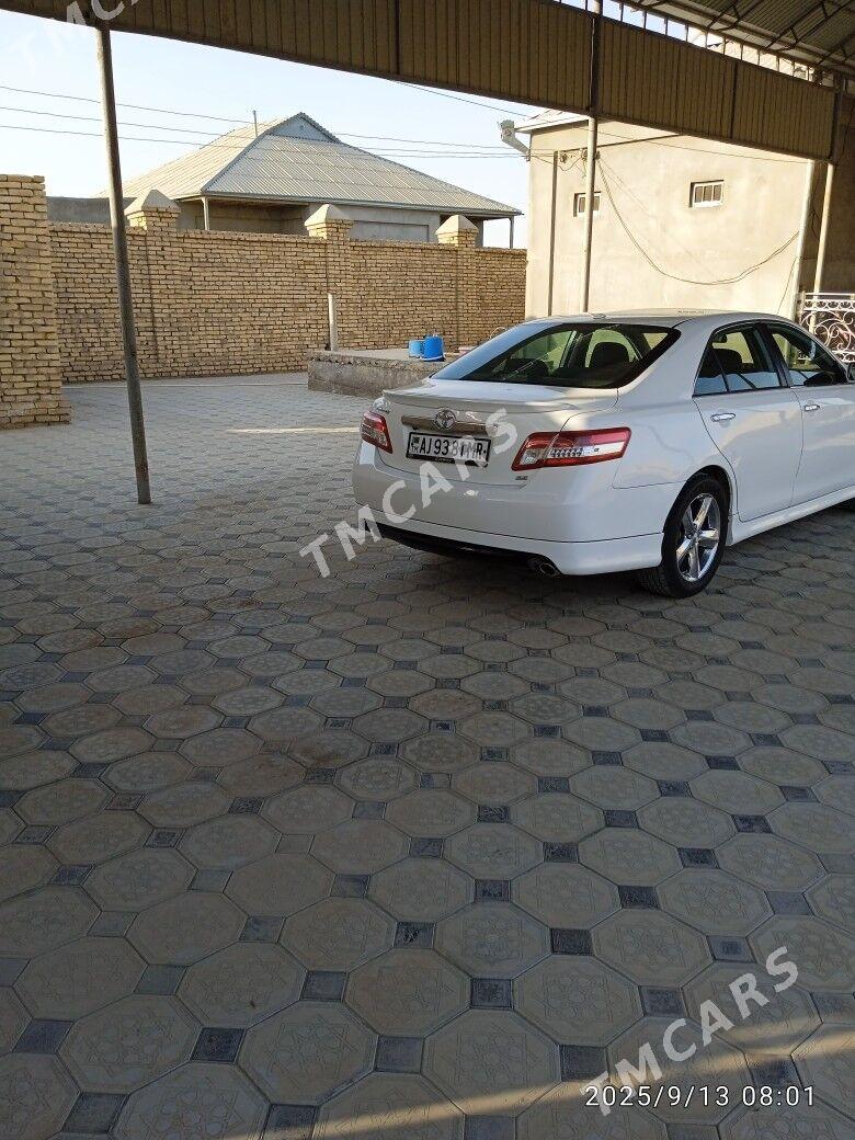 Toyota Camry 2010 - 178 000 TMT - Байрамали - img 6