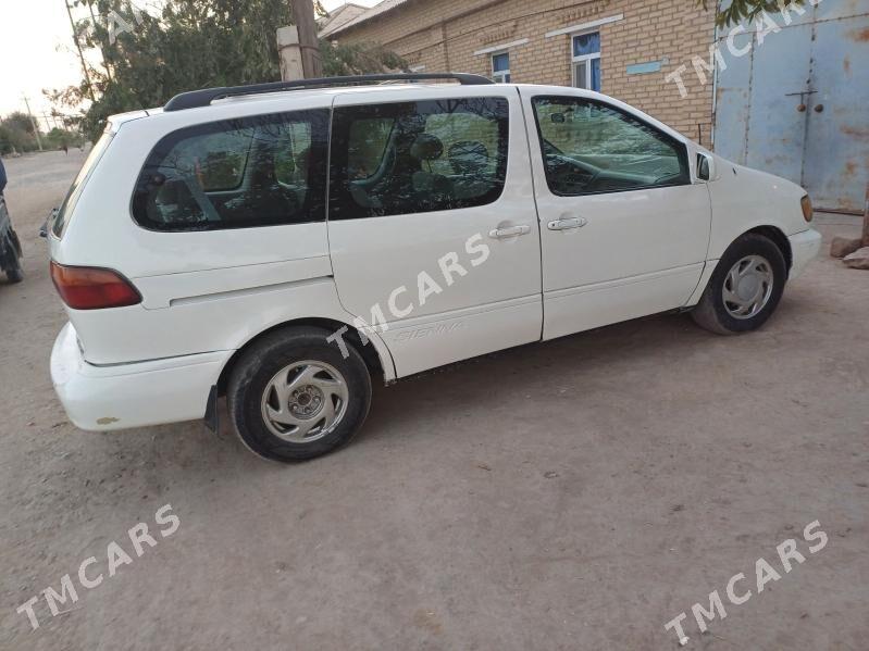 Toyota Sienna 2000 - 130 000 TMT - Hojambaz - img 4