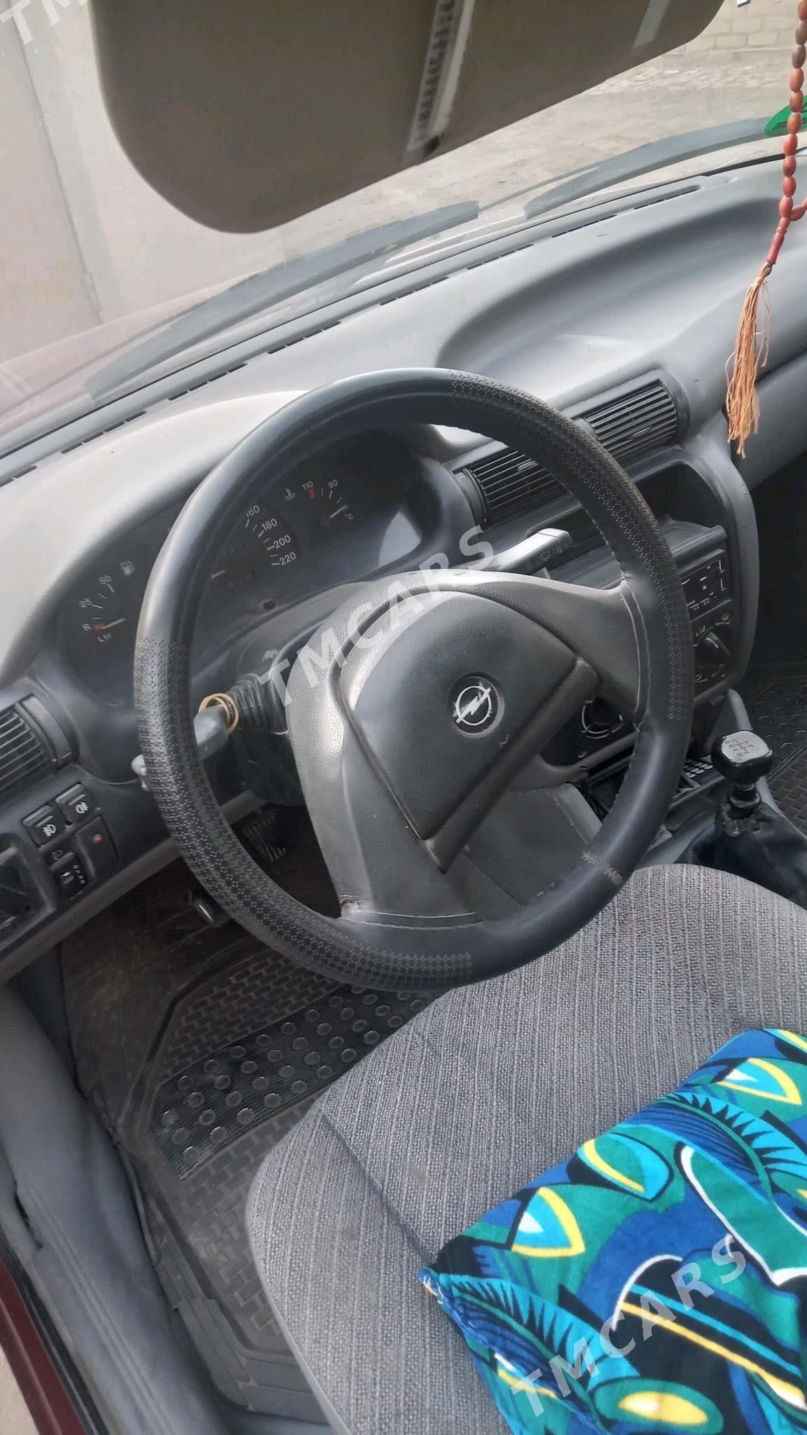 Opel Astra 1995 - 42 000 TMT - Gurbansoltan Eje - img 3