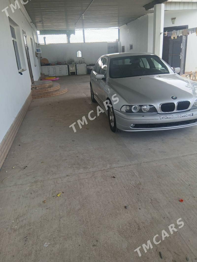 BMW E39 2001 - 95 000 TMT - Балканабат - img 2