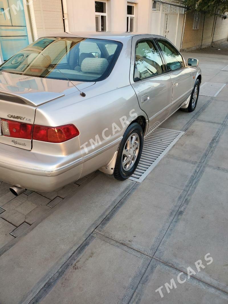 Toyota Camry 1999 - 128 000 TMT - Мары - img 4