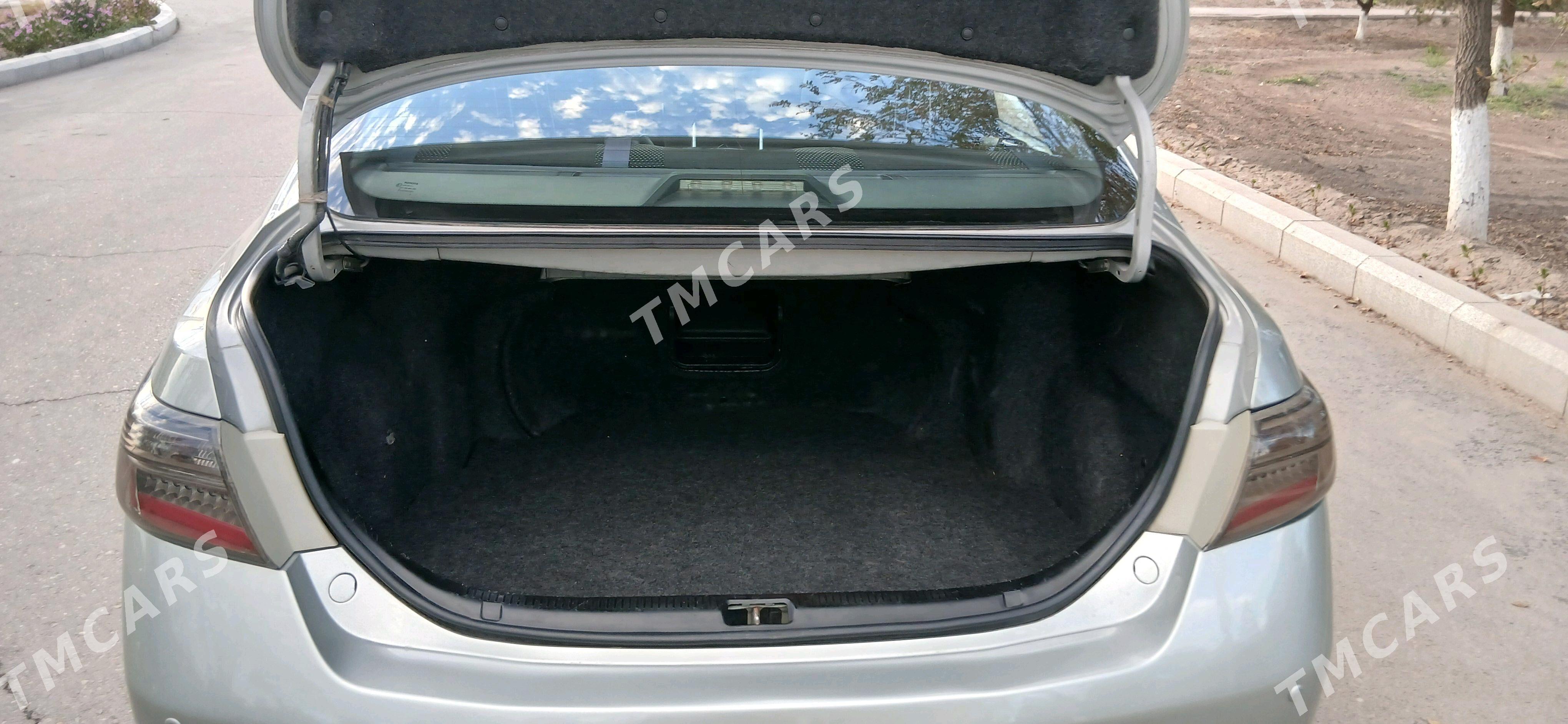 Toyota Camry 2011 - 175 000 TMT - Дашогуз - img 7