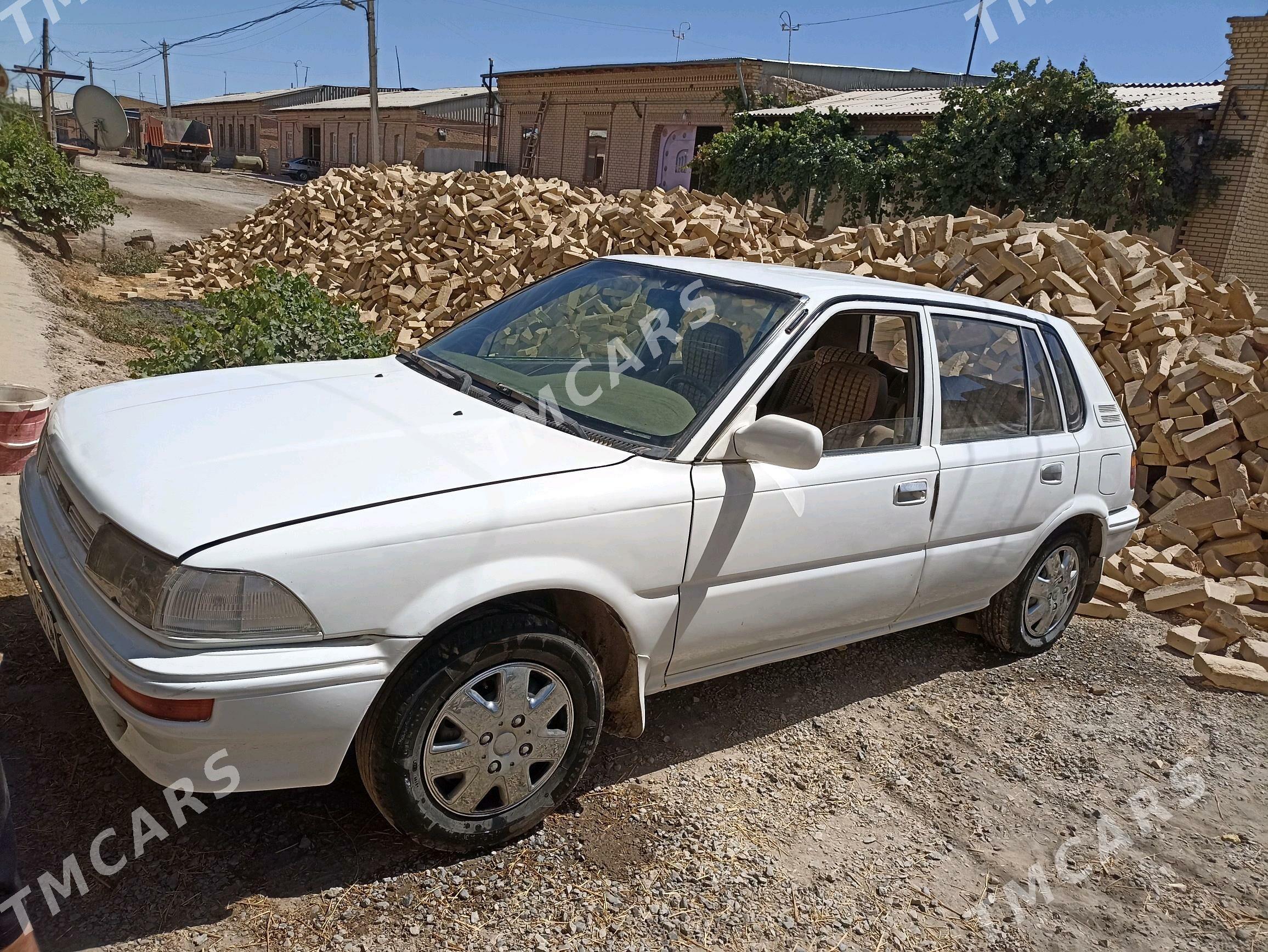 Toyota Corolla 1990 - 30 000 TMT - Çärjew - img 2