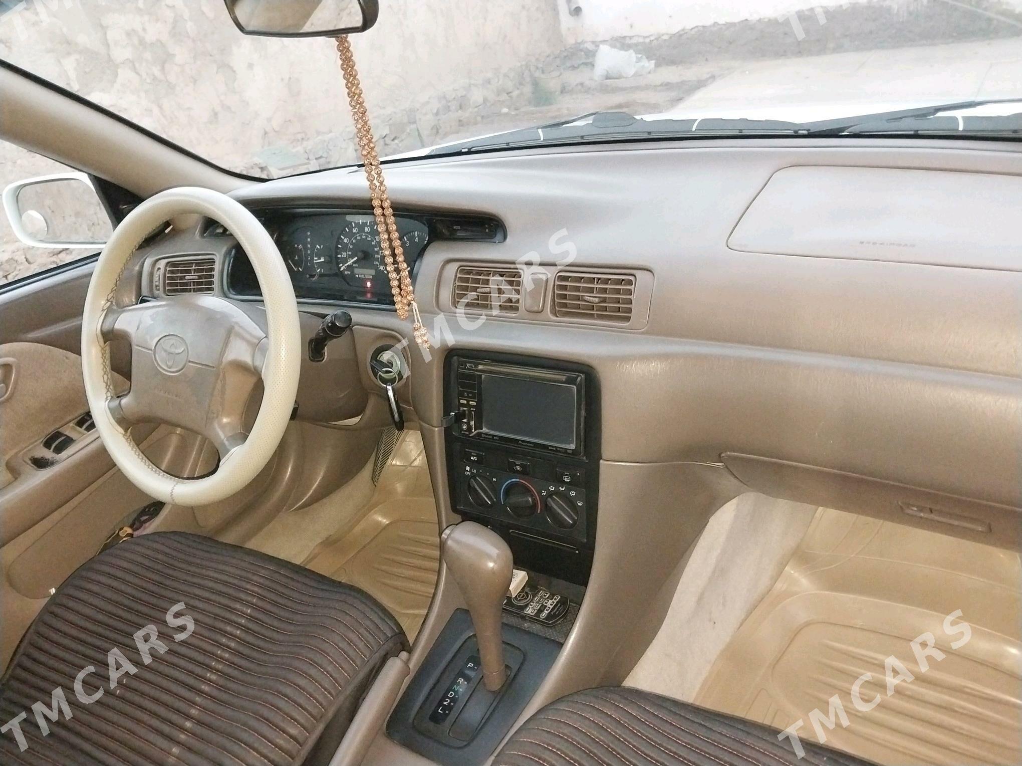 Toyota Camry 2001 - 145 000 TMT - Койтендаг - img 3