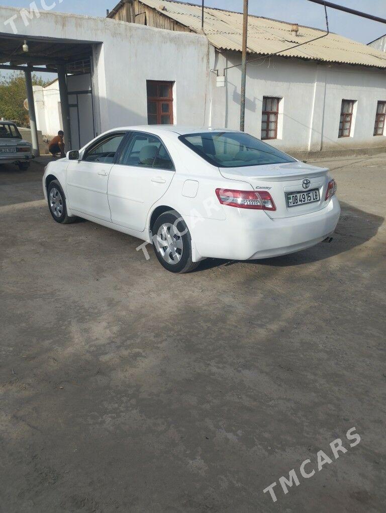 Toyota Camry 2011 - 190 000 TMT - Сакар - img 4