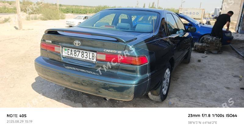 Toyota Camry 2000 - 120 000 TMT - Halaç - img 2