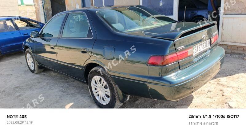 Toyota Camry 2000 - 120 000 TMT - Halaç - img 3