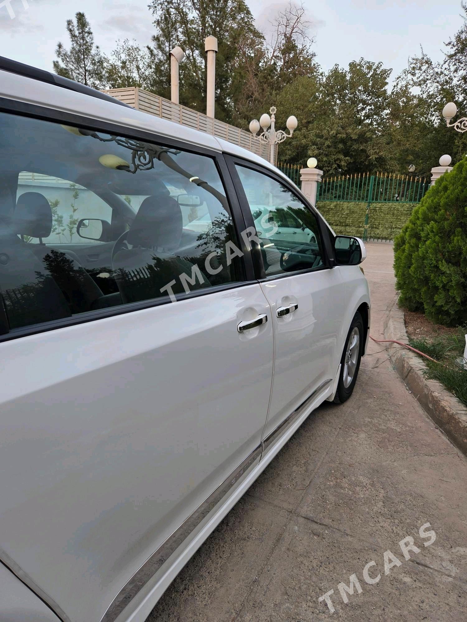 Toyota Sienna 2018 - 370 000 TMT - Ашхабад - img 6