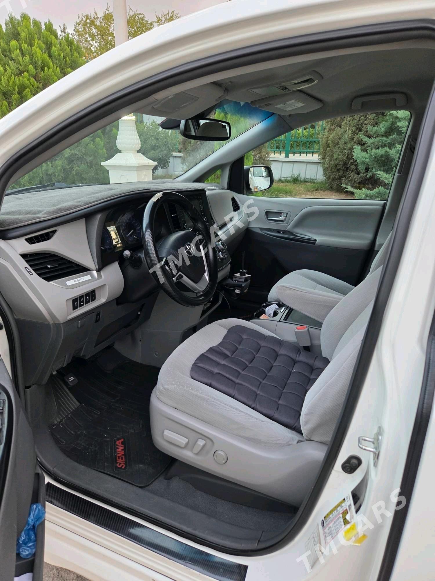 Toyota Sienna 2018 - 370 000 TMT - Ашхабад - img 3