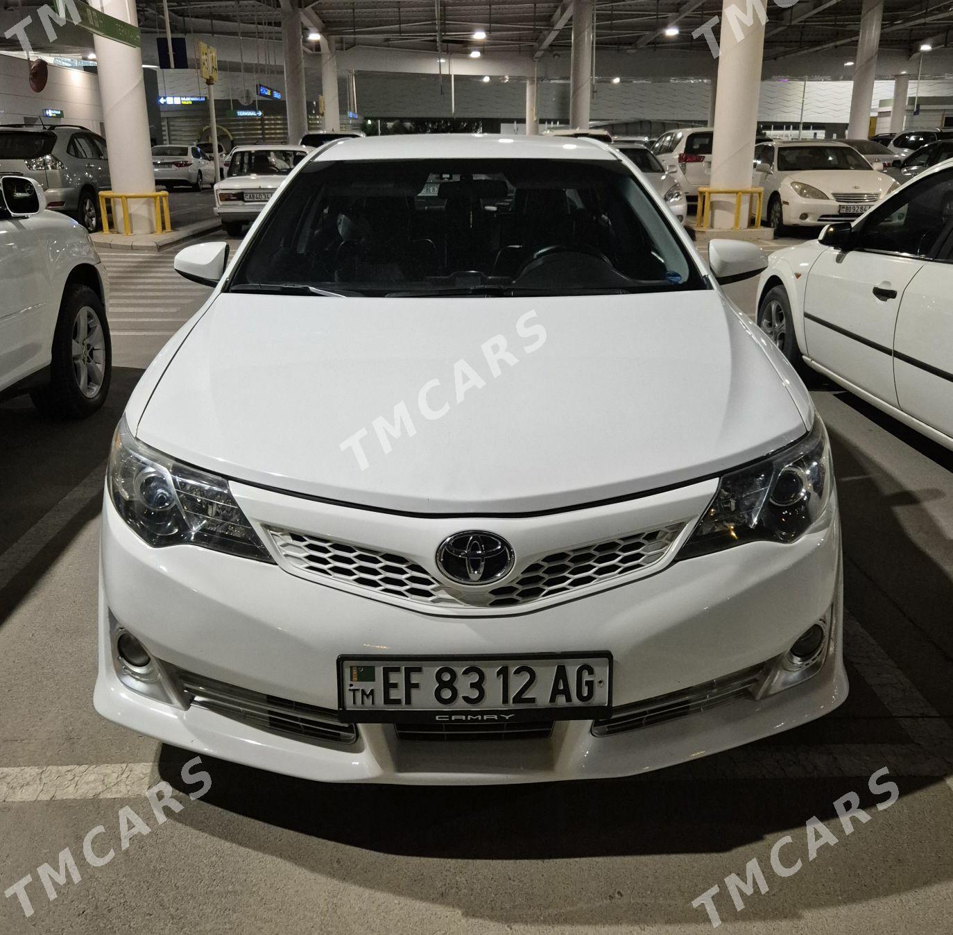 Toyota Camry 2013 - 200 000 TMT - Бузмеин - img 4