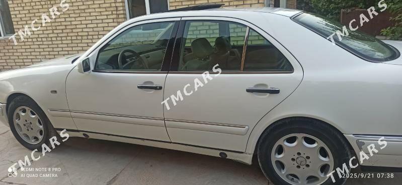Mercedes-Benz E430 1998 - 65 000 TMT - Мары - img 3