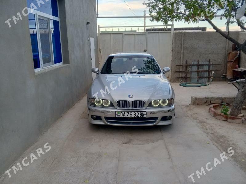 BMW E39 2002 - 140 000 TMT - Türkmenbaşy - img 3