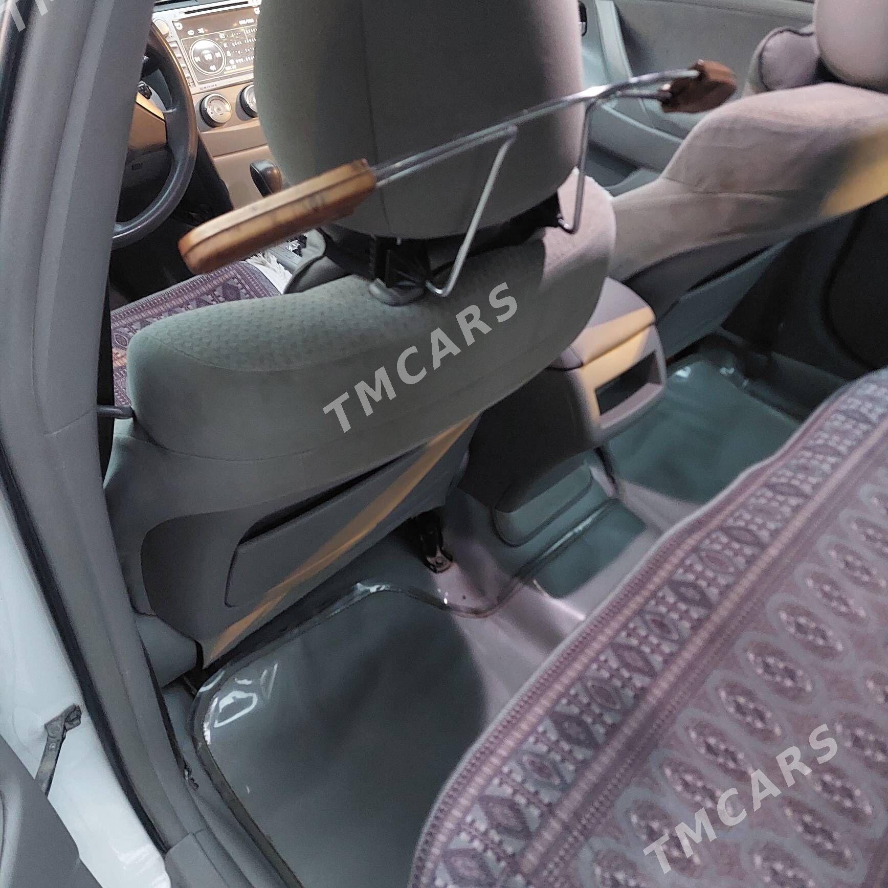 Toyota Camry 2011 - 190 000 TMT - Балканабат - img 4