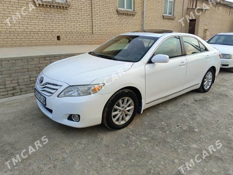Toyota Camry 2010 - 190 000 TMT - Халач - img 2