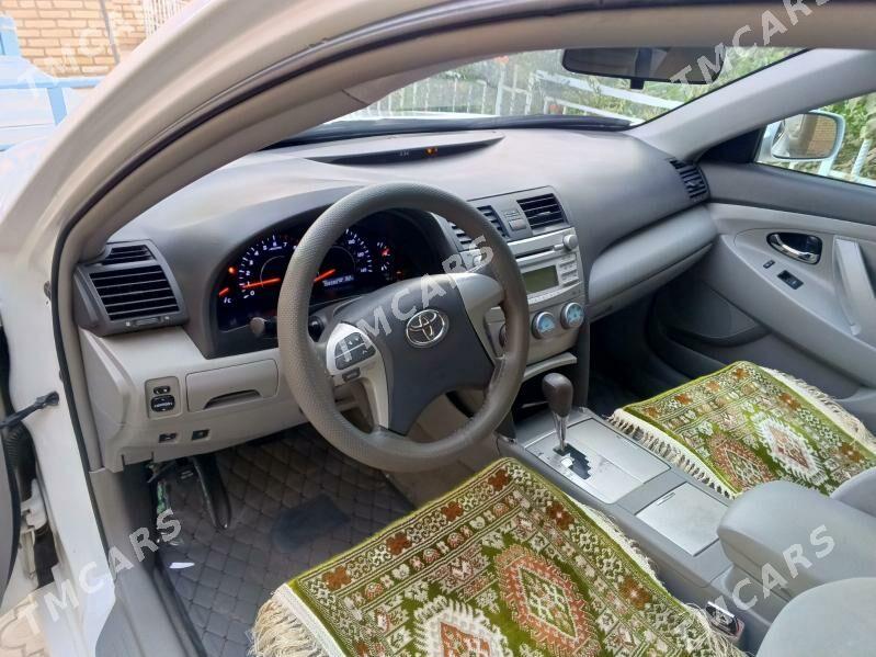 Toyota Camry 2010 - 190 000 TMT - Халач - img 4
