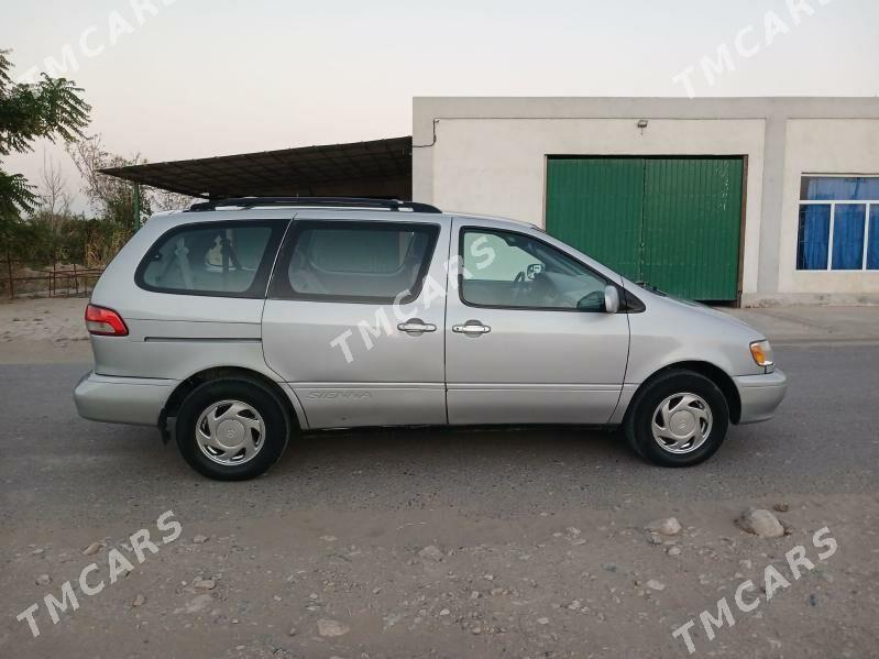 Toyota Sienna 2002 - 160 000 TMT - Халач - img 8