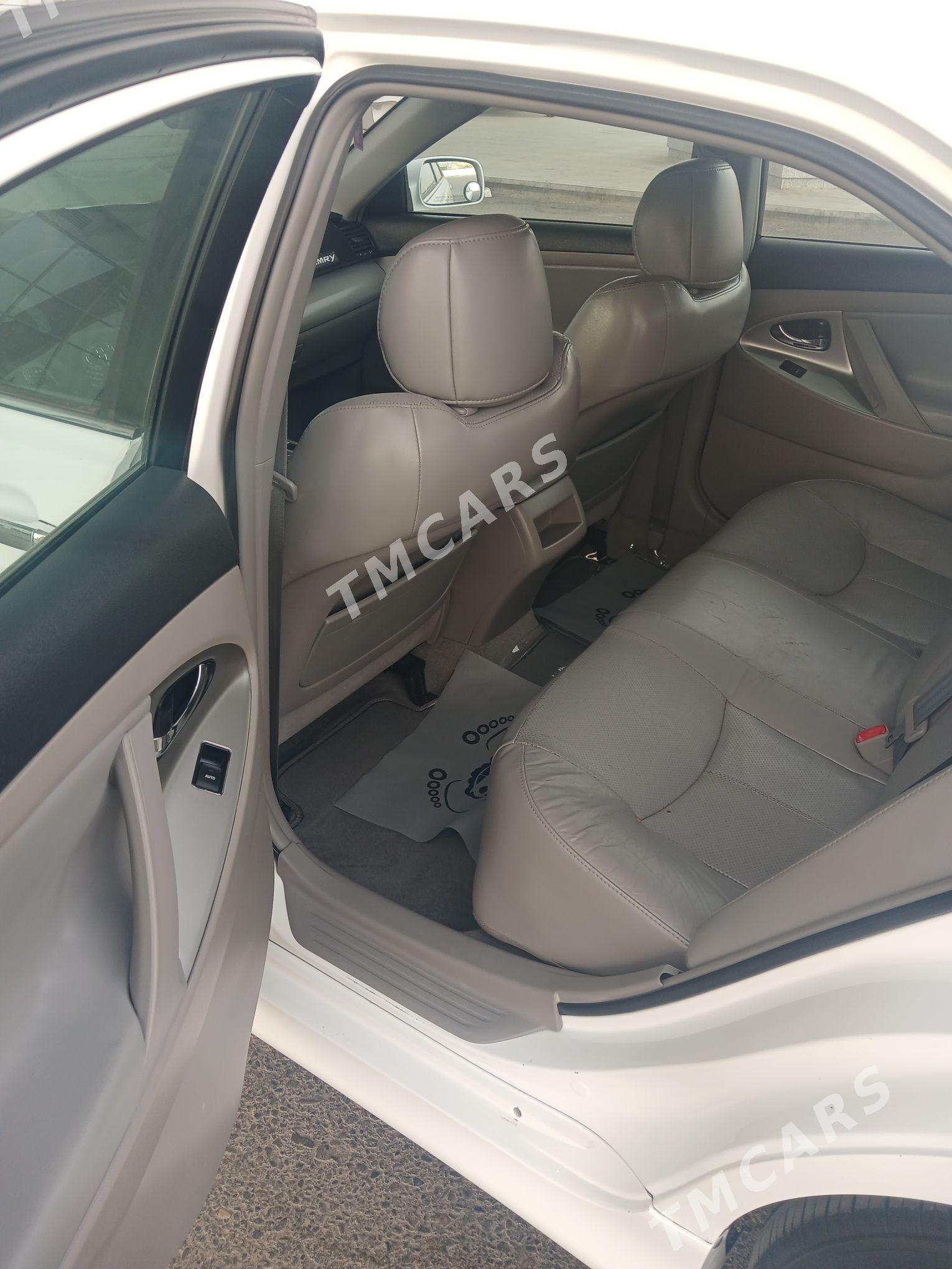 Toyota Camry 2011 - 230 000 TMT - Дашогуз - img 8
