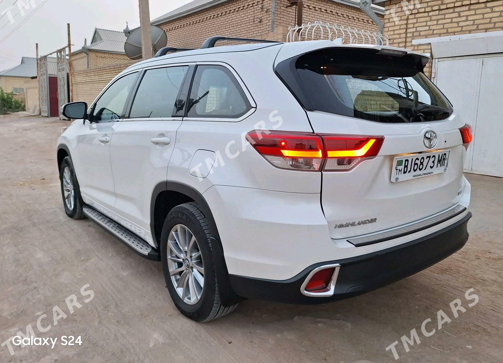Toyota Highlander 2018 - 450 000 TMT - Mary - img 8