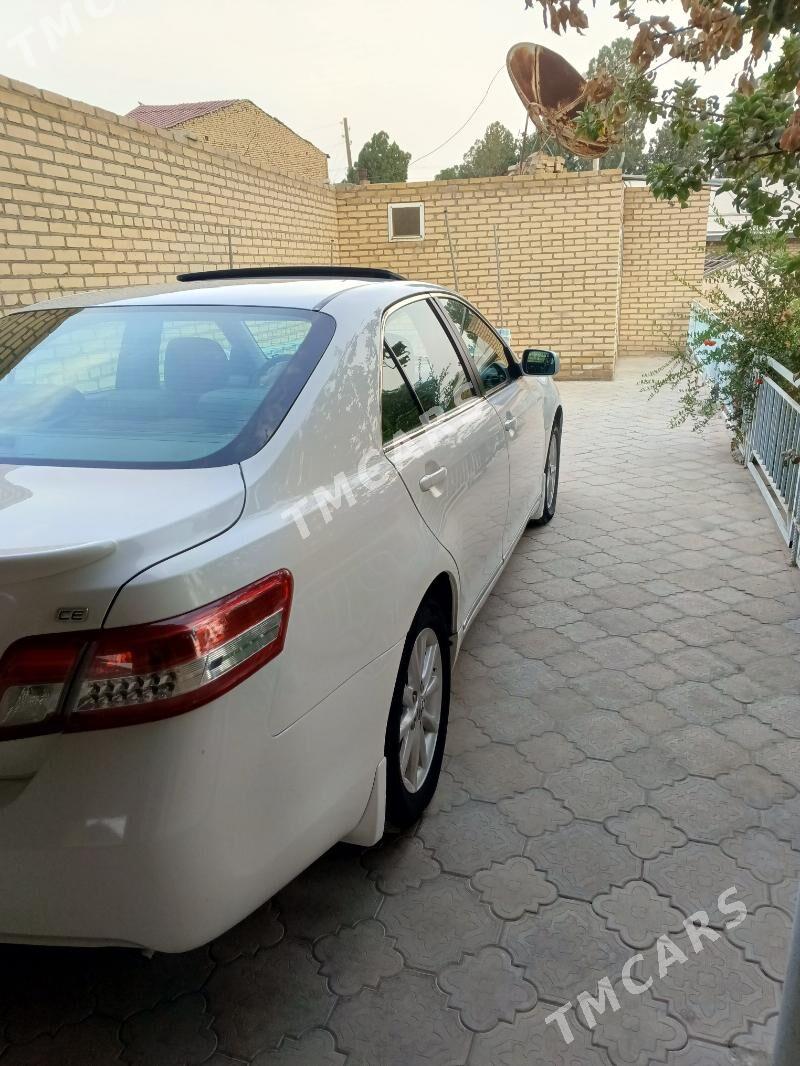 Toyota Camry 2010 - 190 000 TMT - Халач - img 6