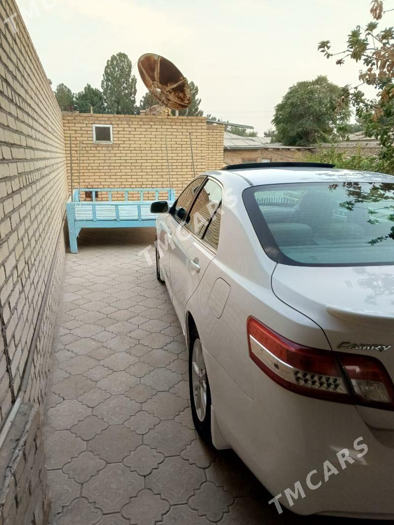 Toyota Camry 2010 - 190 000 TMT - Халач - img 7
