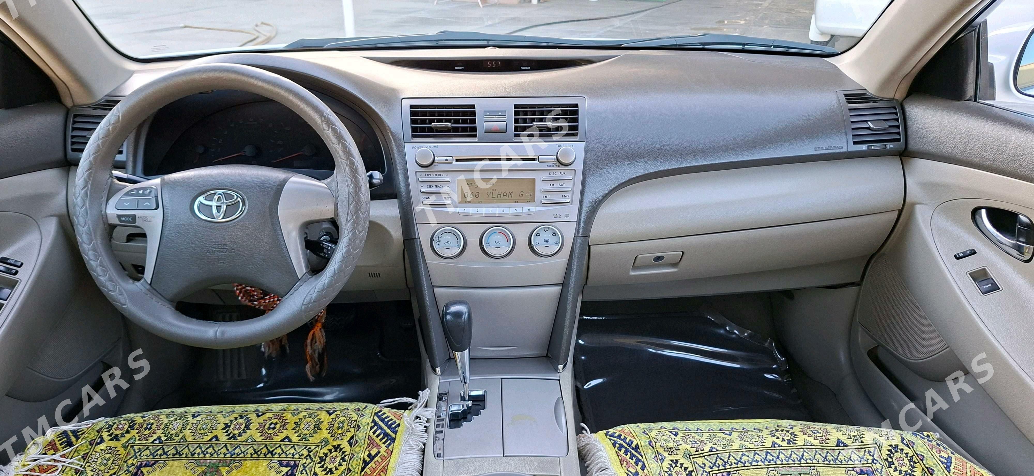 Toyota Camry 2011 - 230 000 TMT - Бахарден - img 4