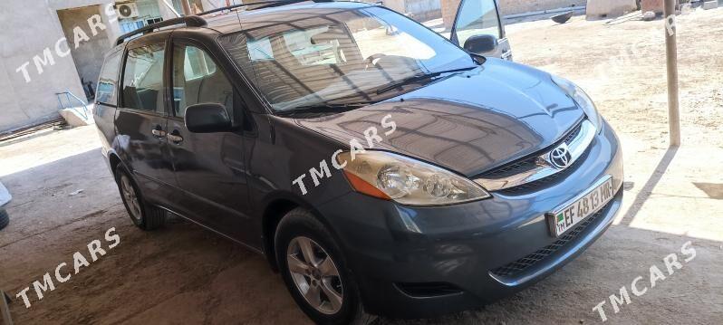 Toyota Sienna 2006 - 240 000 TMT - Мургап - img 2