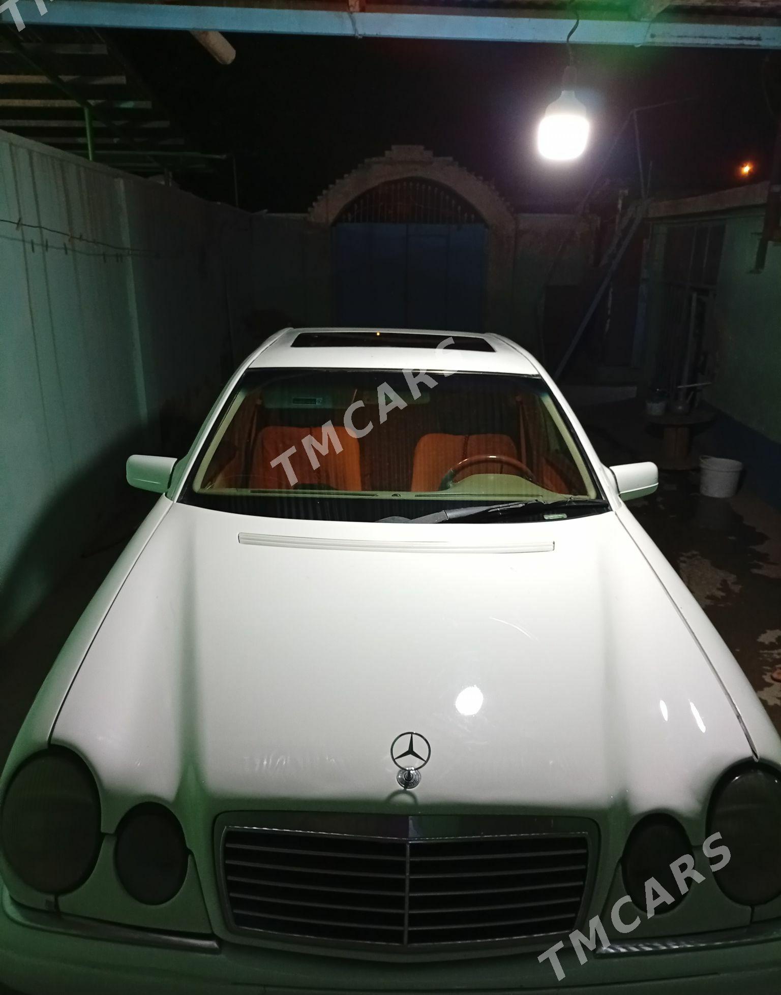 Mercedes-Benz 230E 1999 - 70 000 TMT - Кака - img 9