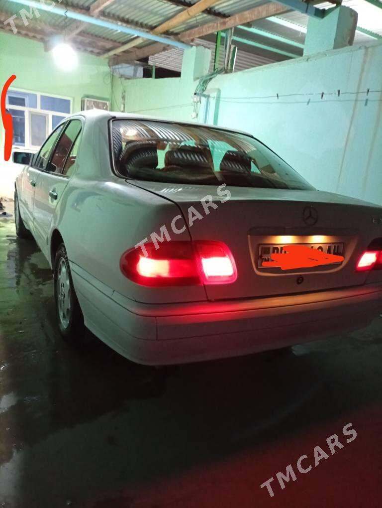 Mercedes-Benz 230E 1999 - 70 000 TMT - Кака - img 7