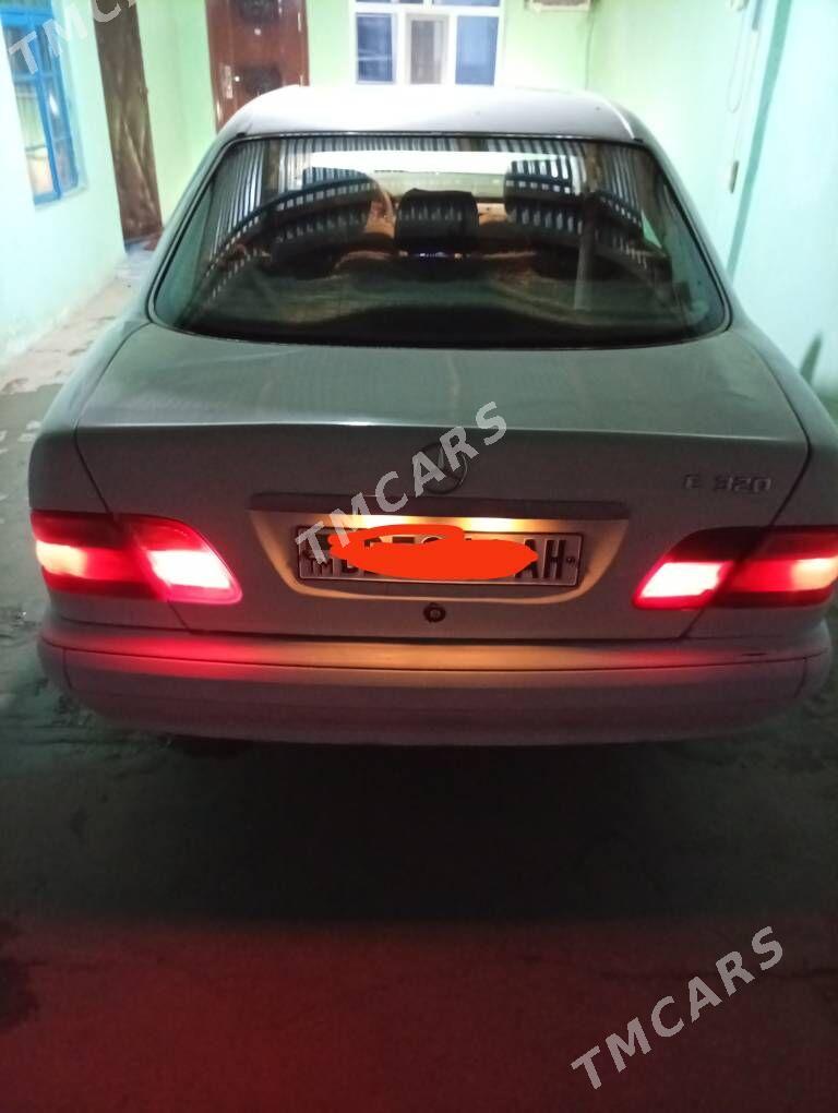 Mercedes-Benz 230E 1999 - 70 000 TMT - Кака - img 3