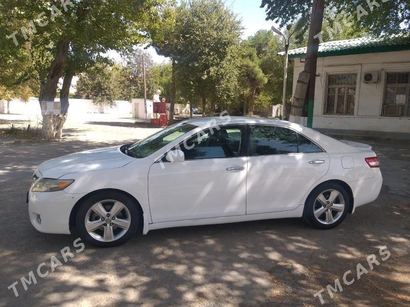 Toyota Camry 2011 - 180 000 TMT - Ким район - img 7