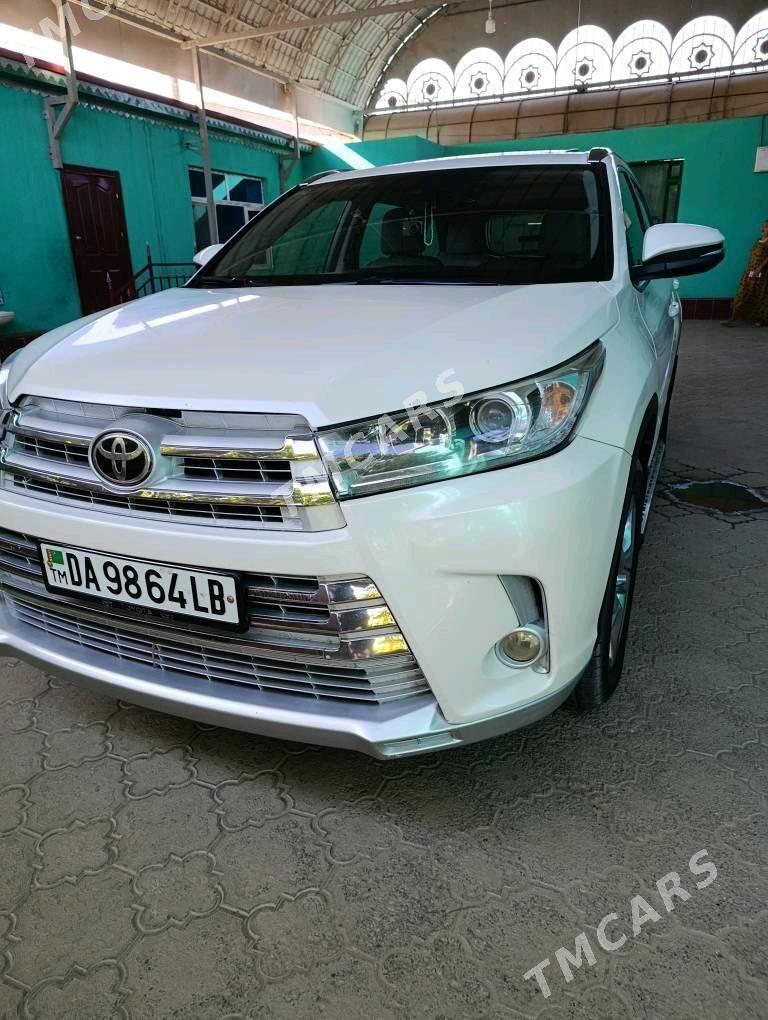 Toyota Highlander 2018 - 500 000 TMT - Керки - img 8