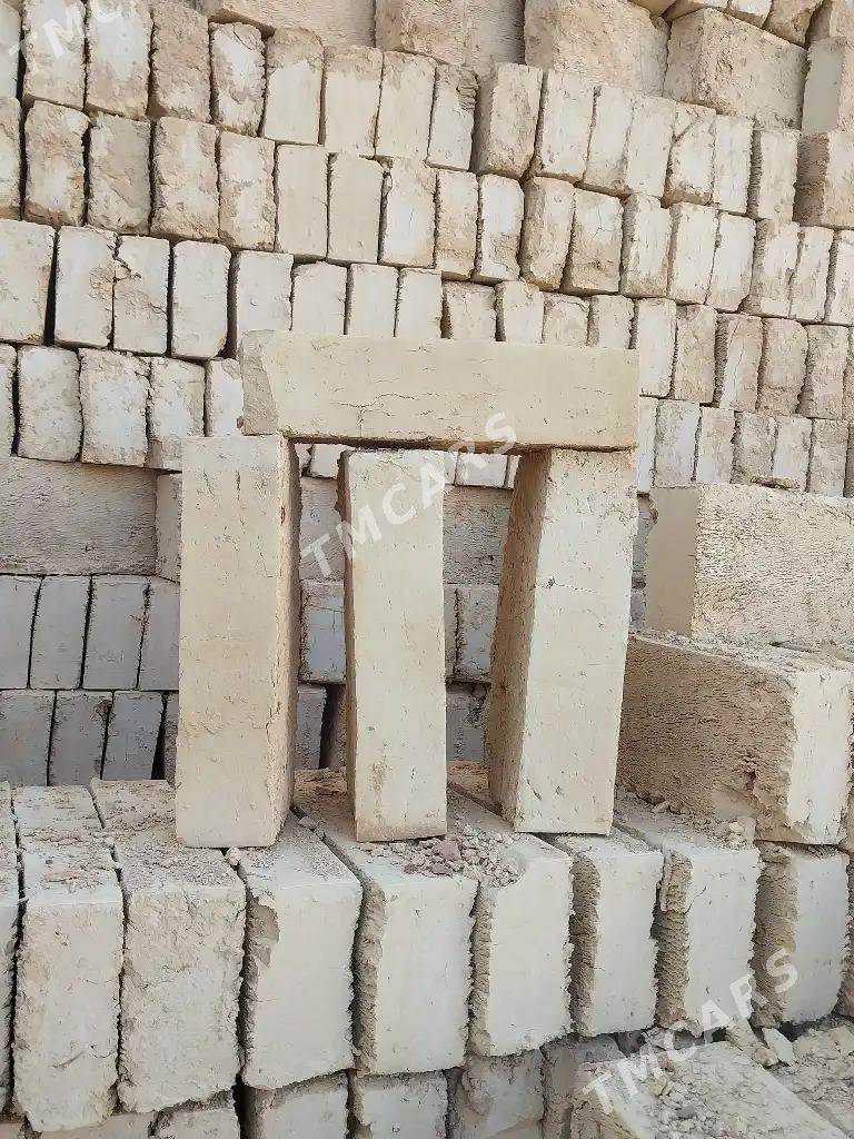 sary bisen kerpic - Gökdepe - img 1