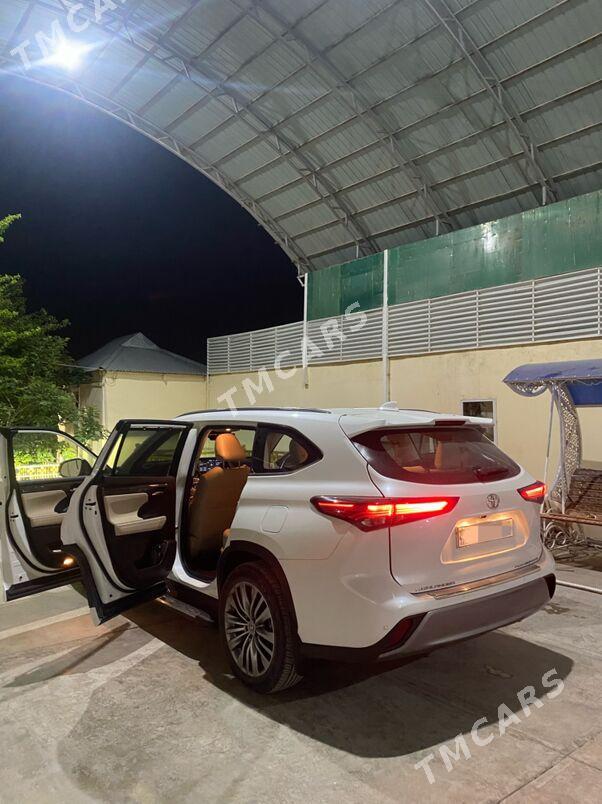Toyota Highlander 2022 - 780 000 TMT - Ашхабад - img 2