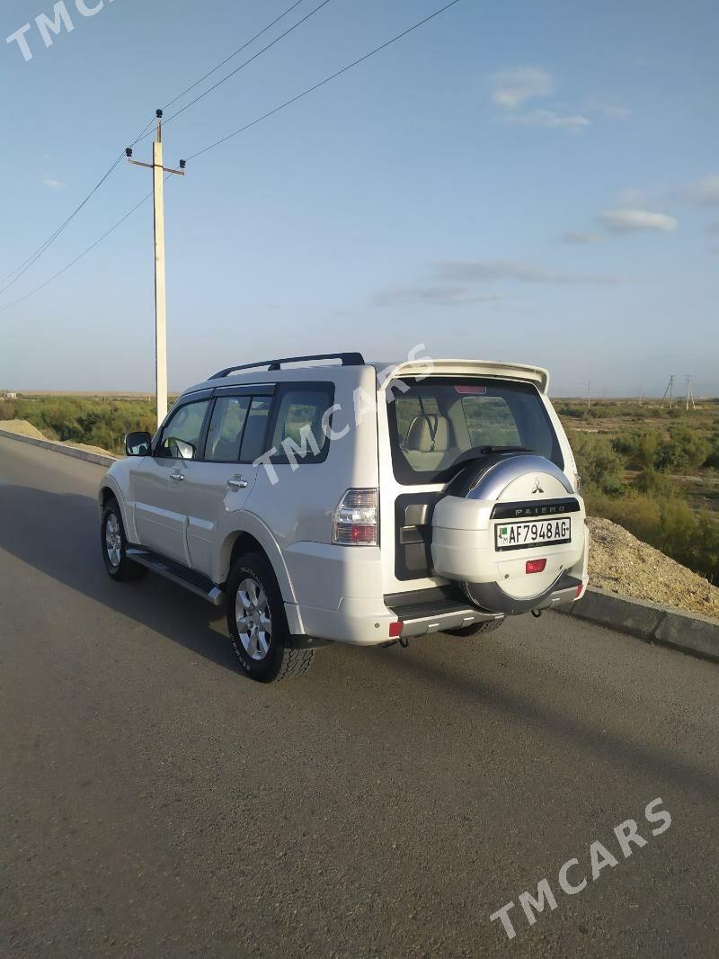 Mitsubishi Pajero 2013 - 280 000 TMT - Aşgabat - img 4