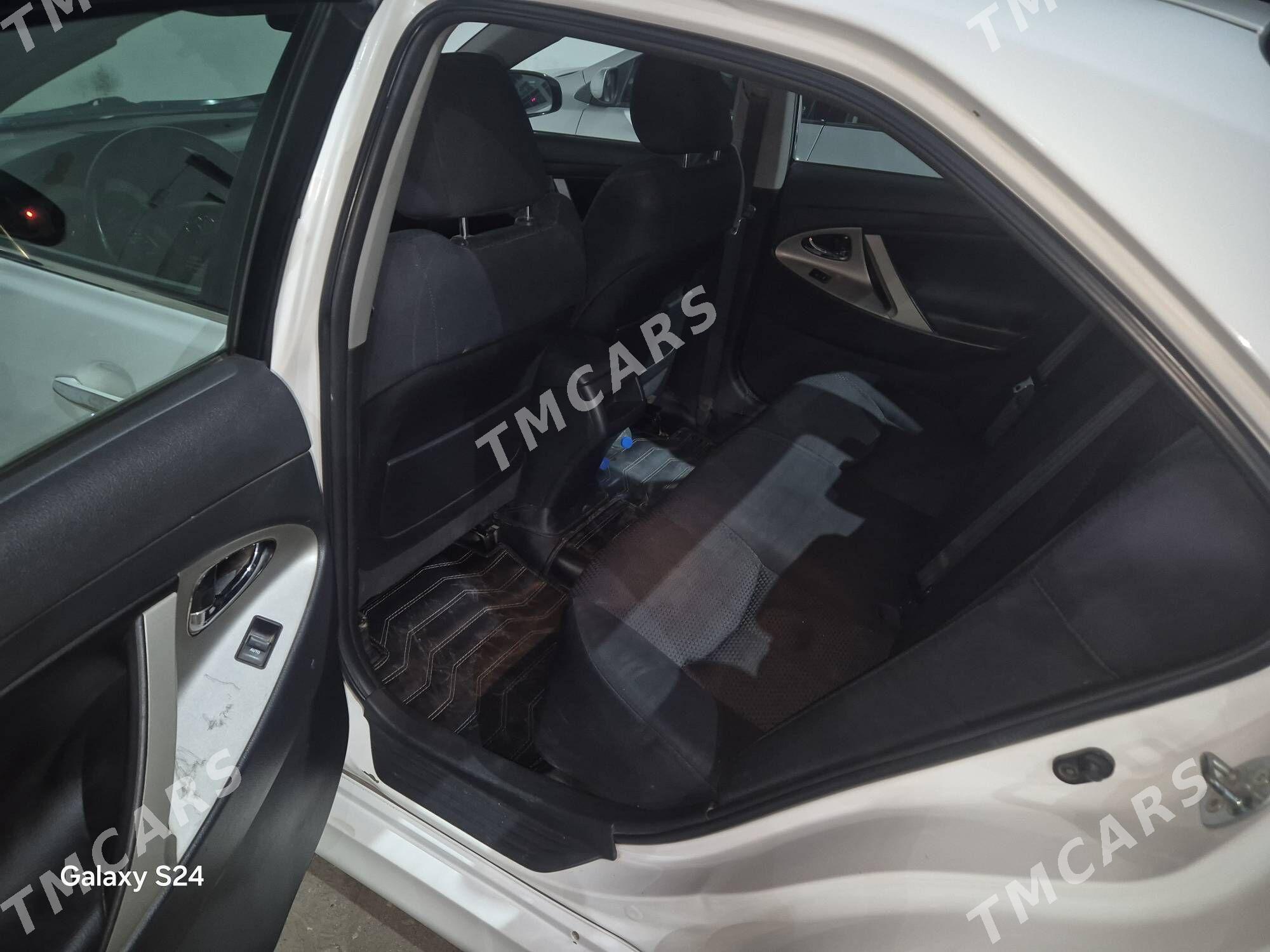 Toyota Camry 2011 - 200 000 TMT - Фарап - img 3