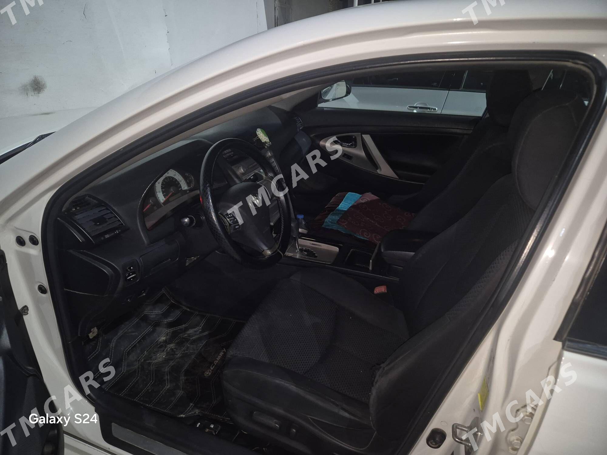 Toyota Camry 2011 - 200 000 TMT - Фарап - img 5