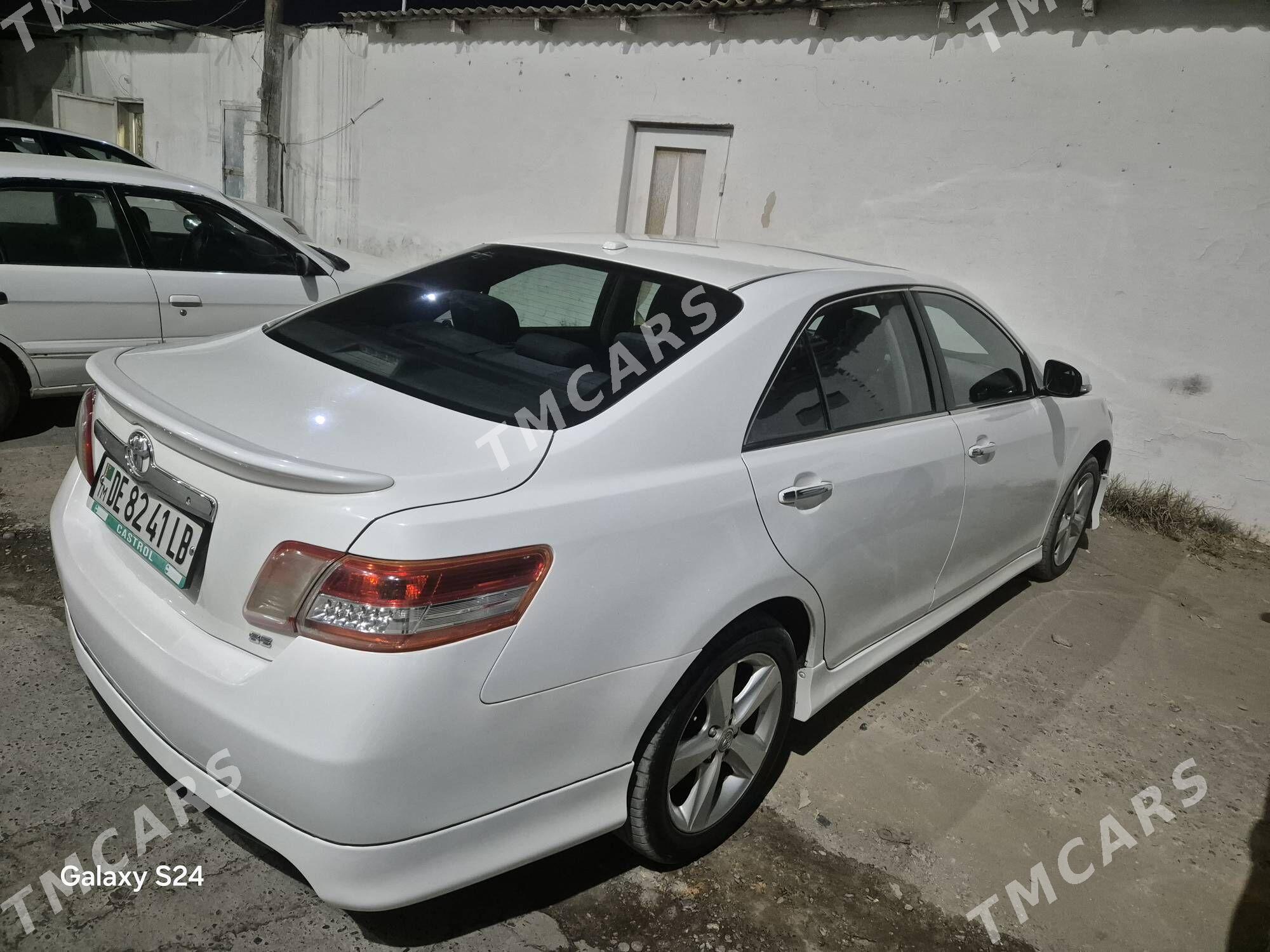 Toyota Camry 2011 - 200 000 TMT - Фарап - img 4