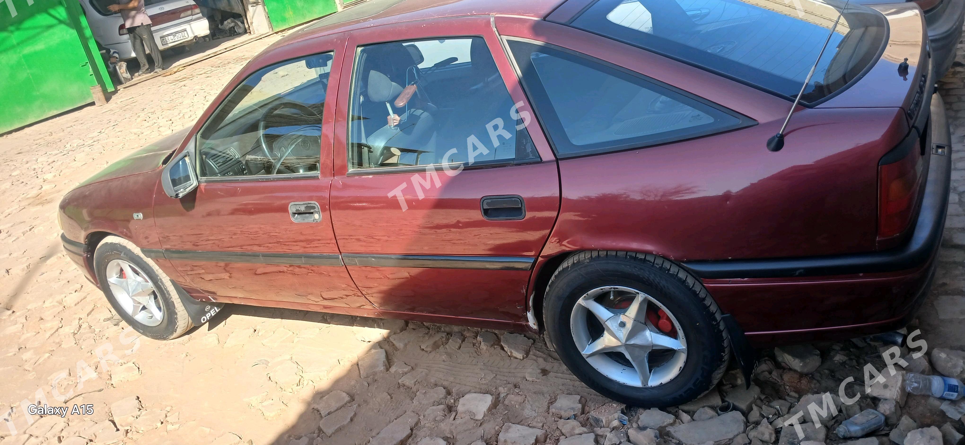 Opel Vectra 1993 - 32 000 TMT - Гурбансолтан Едже - img 4